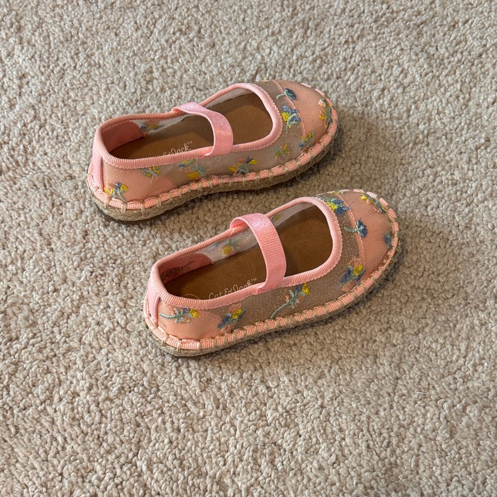 Cat & Jack Toddler Espadrille Shoes, size 6 - Picture 2 of 3